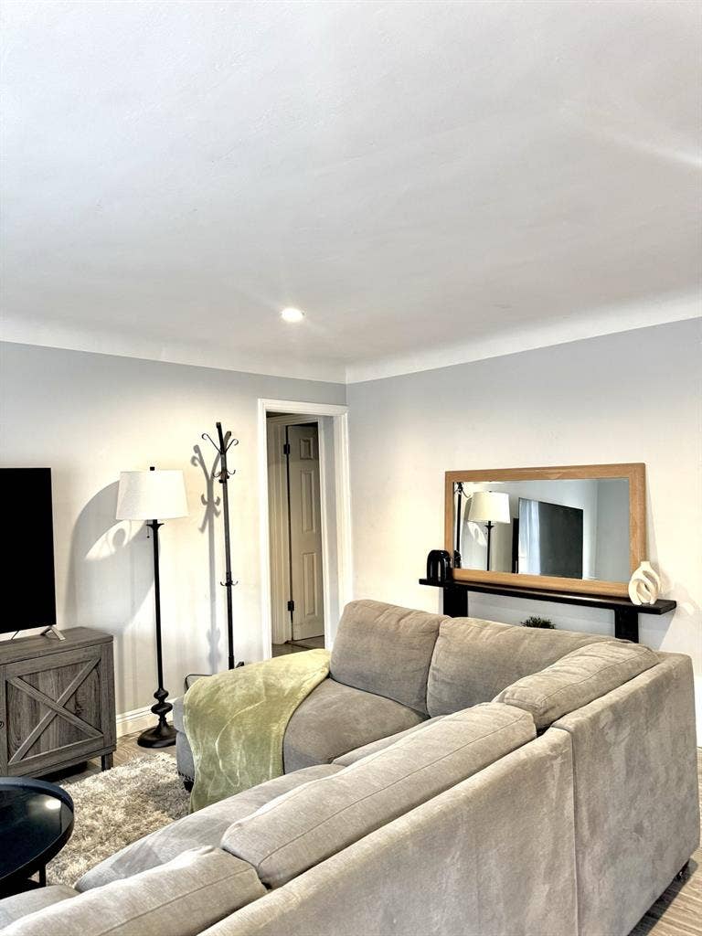 1 BR shared bath Utilities & WiFi