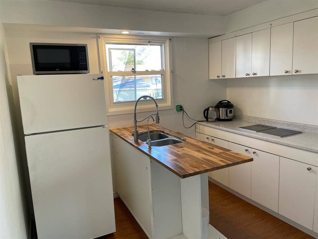 room near Fanshawe College - $/m