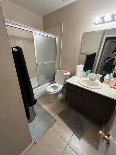 Small room for rent