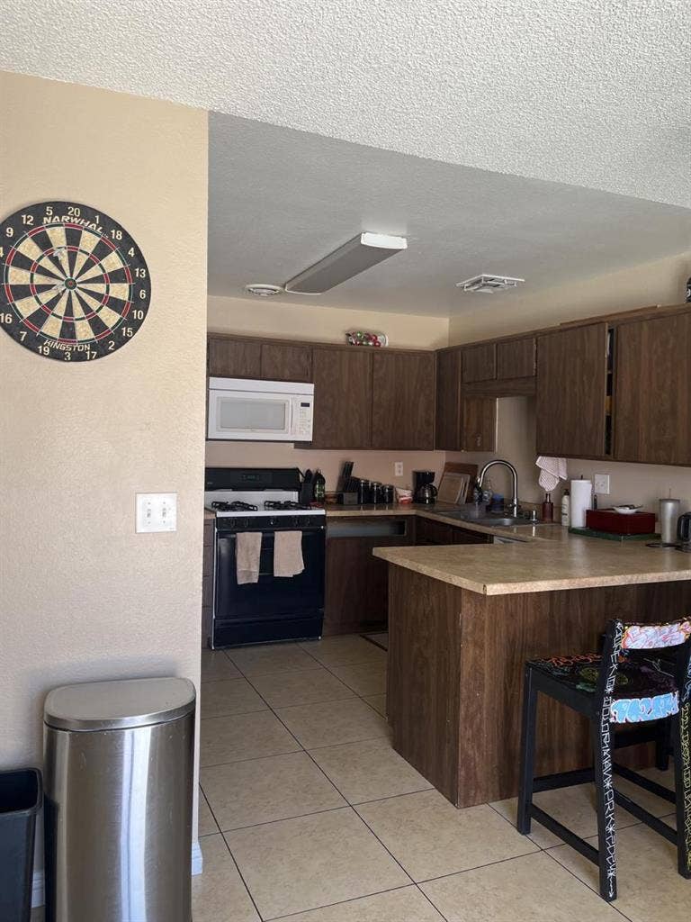 Small room for rent