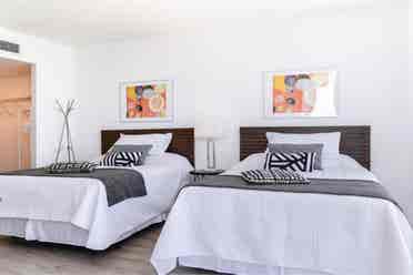 Stunning bay&city view bath