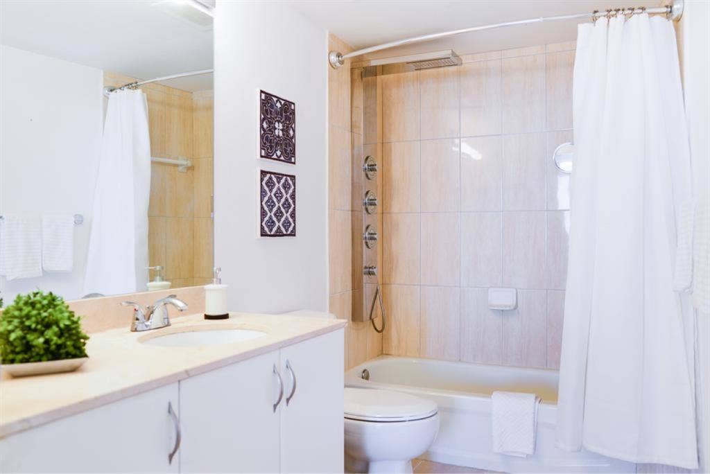 Stunning bay&city view bath