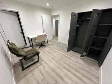1 Private Room + Private Bathroom