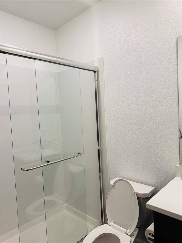 Furnished room with private bathh
