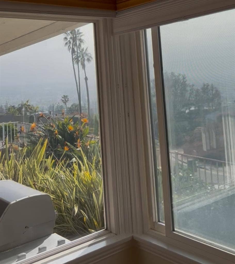 House in Hills w/ Pretty
View