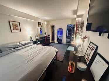 MainBR in 3BR Turn Key w/ 1 roomie