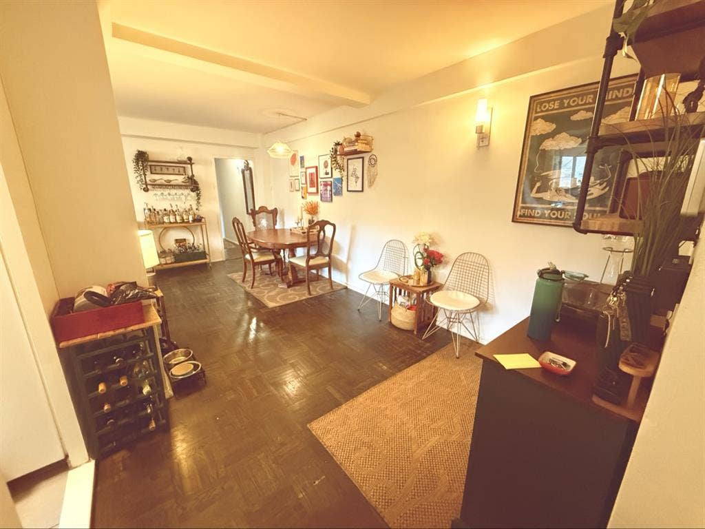 MainBR in 3BR Turn Key w/ 1 roomie