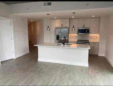 Looking for a roommate! 😊