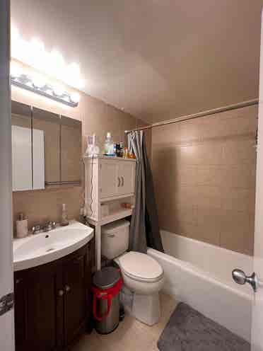 ✨Spacious Room in Midtown South✨