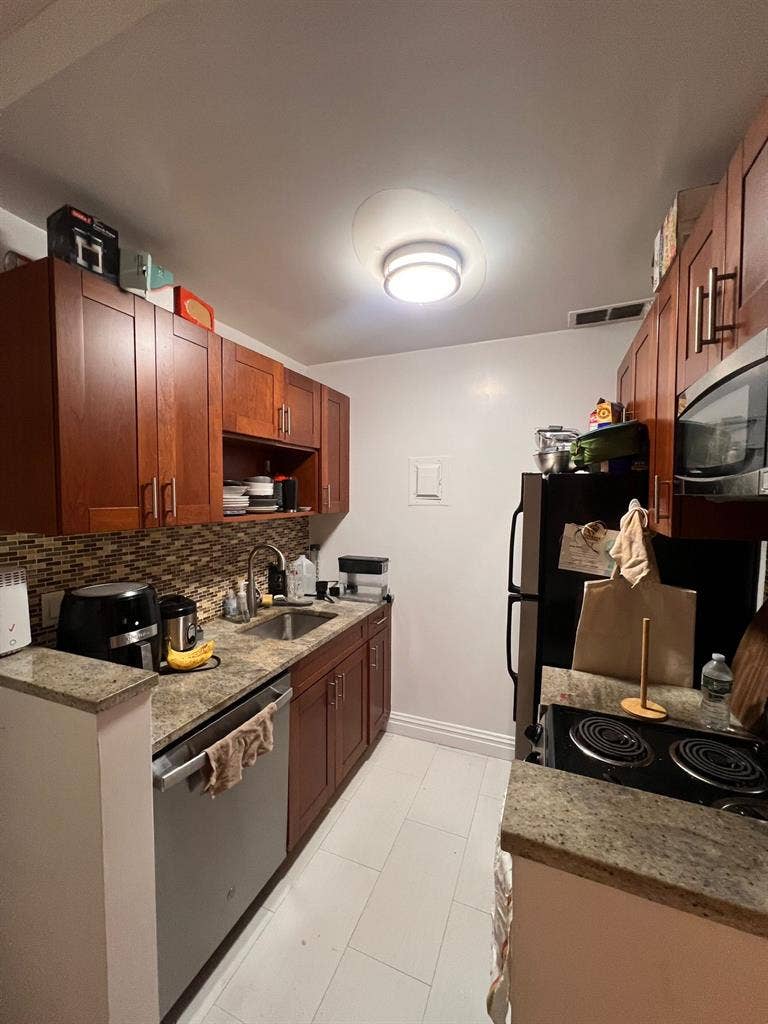 ✨Spacious Room in Midtown South✨