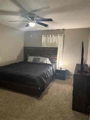 Private Bedroom w/ Shared Bathroom