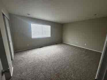 2 rooms available in Thornton