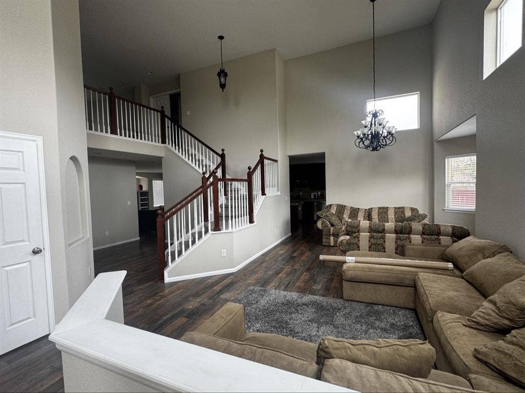 2 rooms available in Thornton