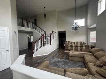 2 rooms available in Thornton