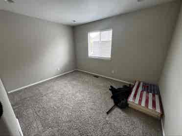 2 rooms available in Thornton