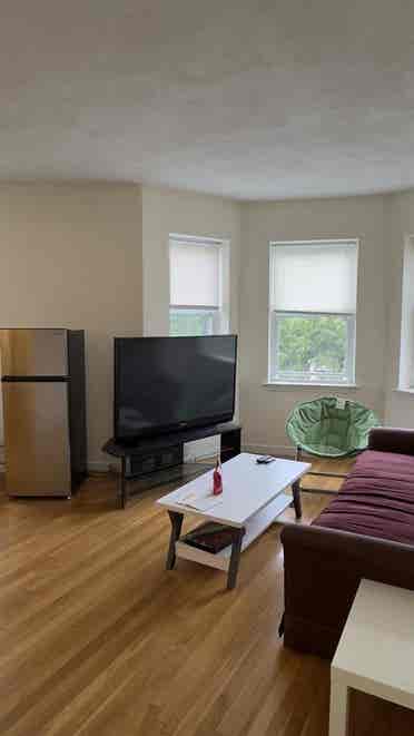 RFR starting ASAP ( furnished)