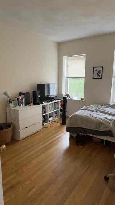 RFR starting ASAP ( furnished)