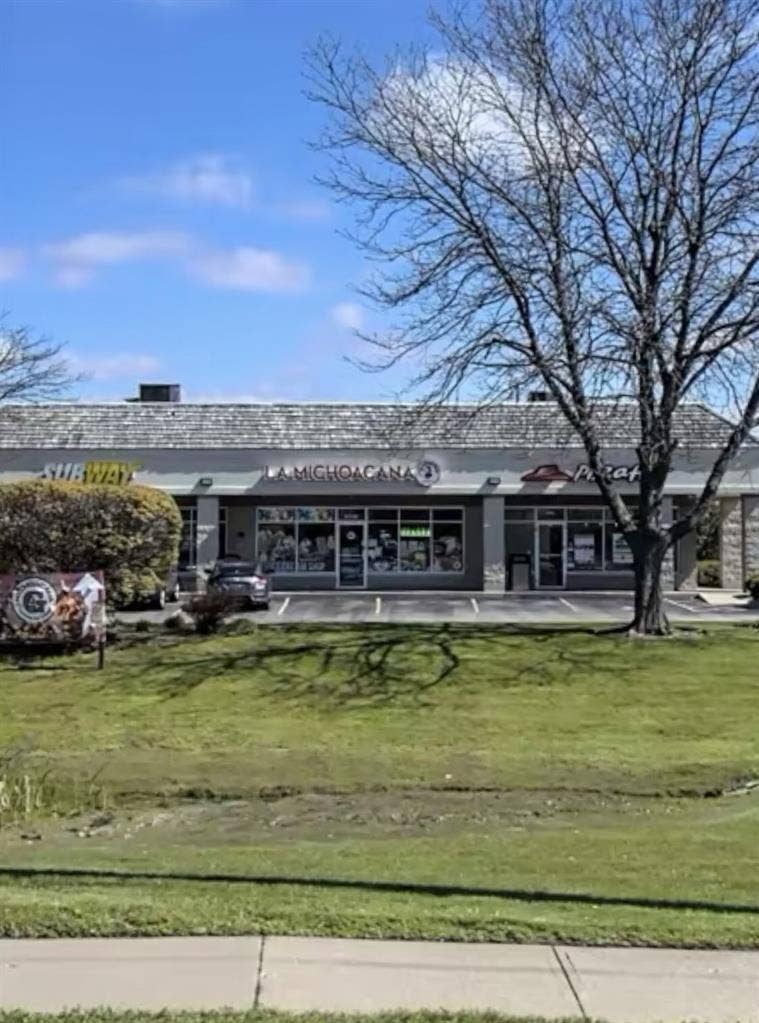 Convenient Gurnee Location!