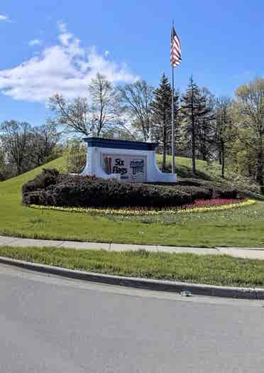 Convenient Gurnee Location!