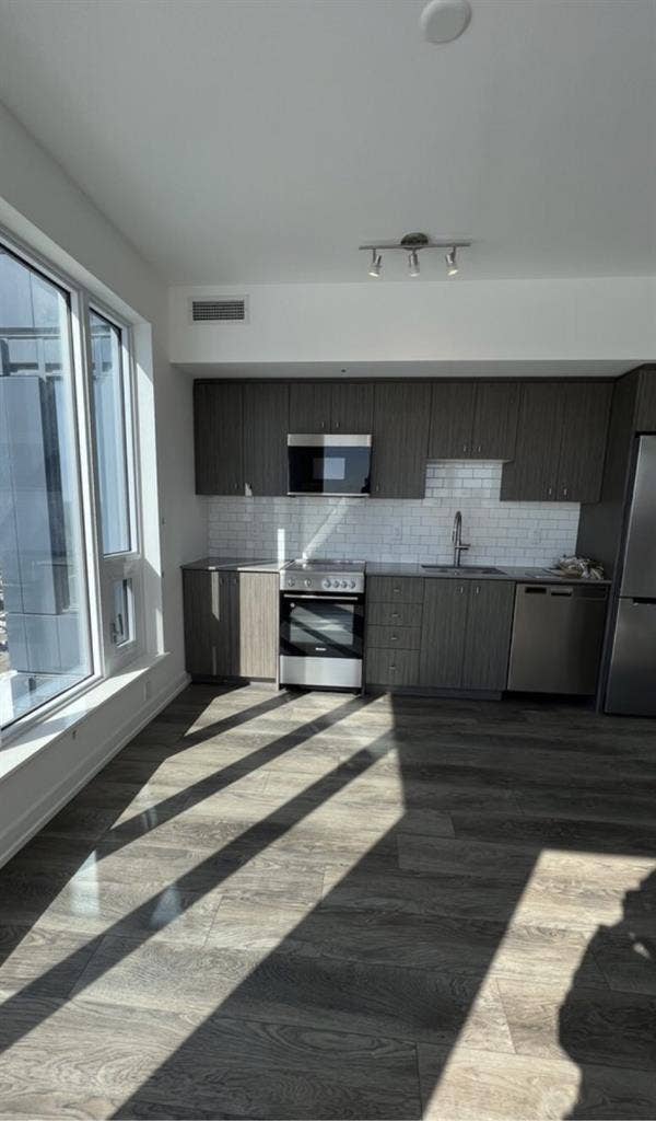 Looking to sublet bath