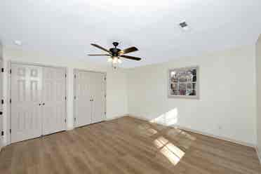 LARGE bedroom in Modern Home