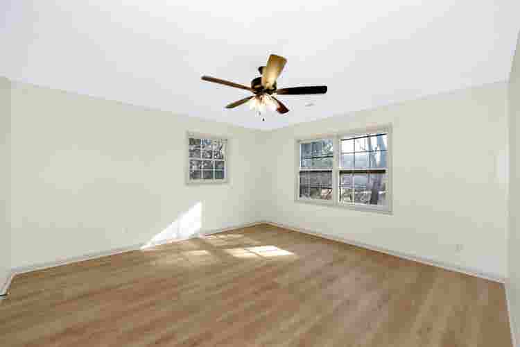 LARGE bedroom in Modern Home