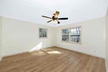 LARGE bedroom in Modern Home
