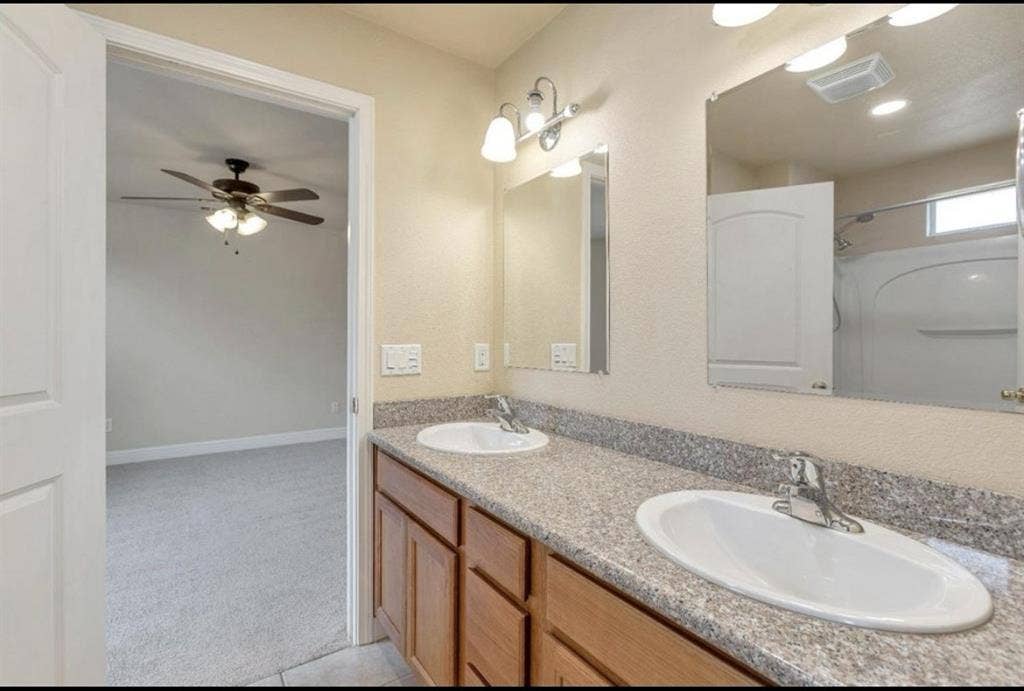 Room for rent asap