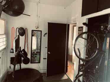 Room Near Metro – all in