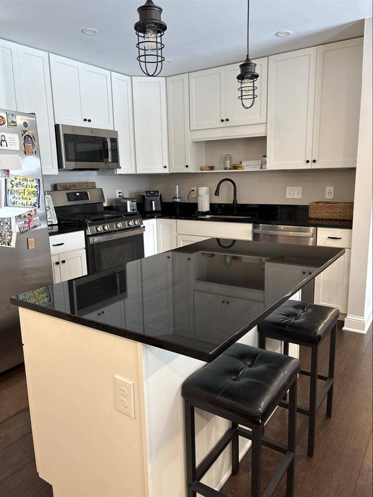 Looking for an easy going roommate.