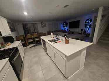 1 fully furnished room aval.