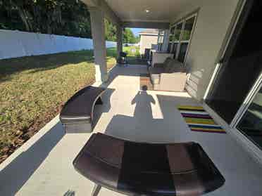 1 fully furnished room aval.