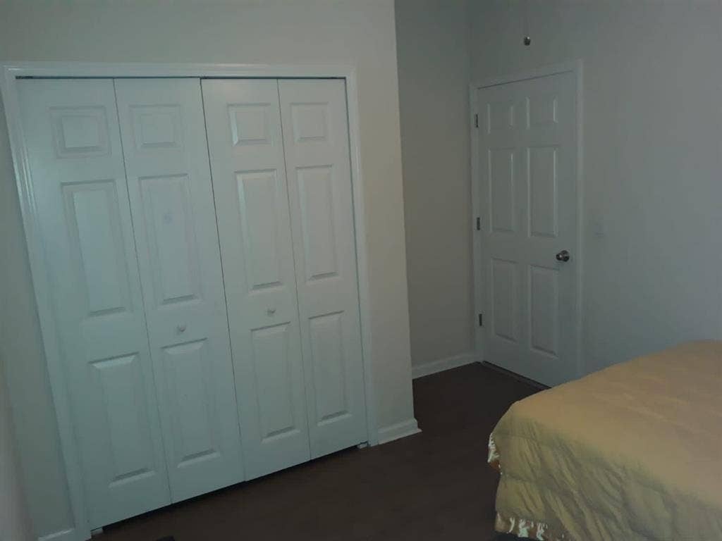 Looking Roomate