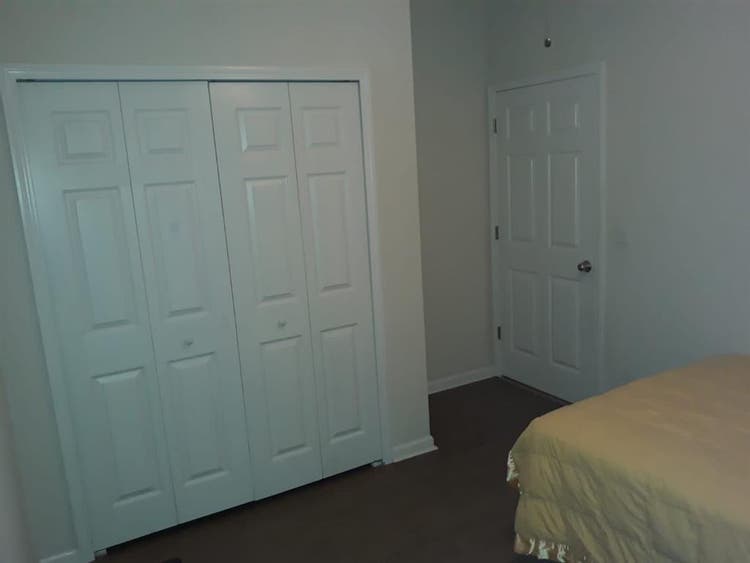 Looking Roomate