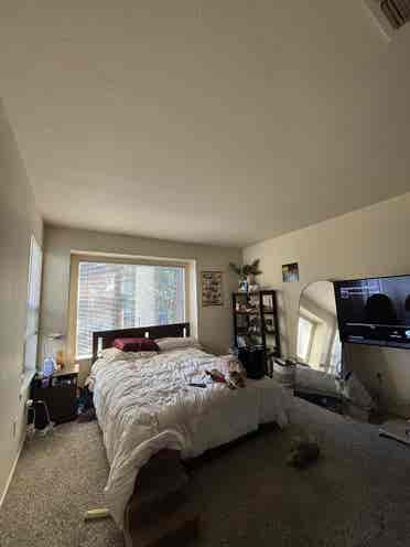 ROOM FOR RENT IN PLEASANT HILL