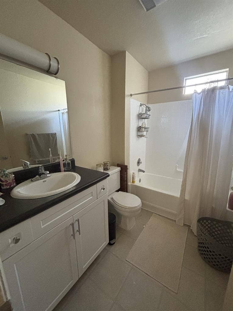 ROOM FOR RENT IN PLEASANT HILL