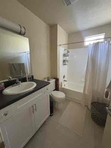 ROOM FOR RENT IN PLEASANT HILL