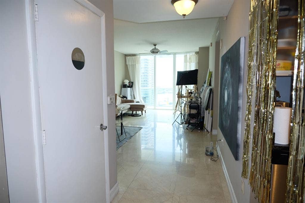 Looking for a roommate in Brickell!