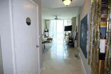 Looking for a roommate in Brickell!