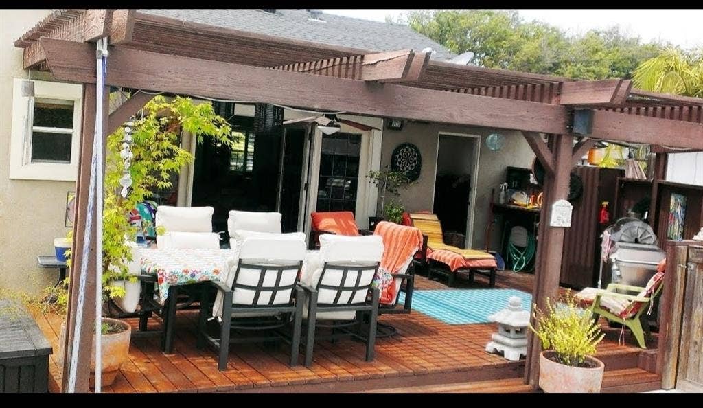 Casual living, looking for 1male
