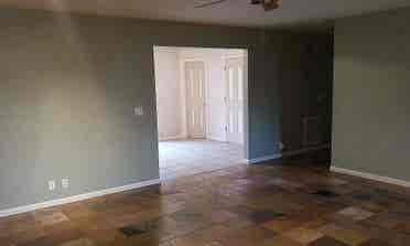Looking for 2 roommates