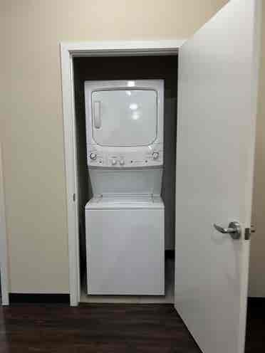 FEMALE ROOMMATE NEEDED