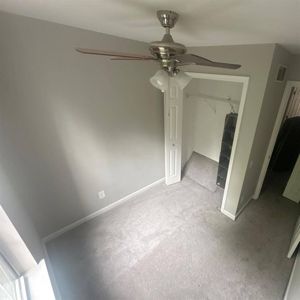 2bedrooms available shared bath