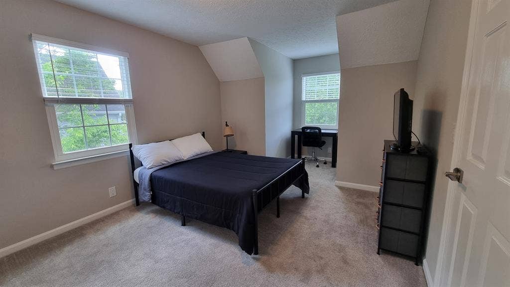 Private Room, Calm & Clean Home