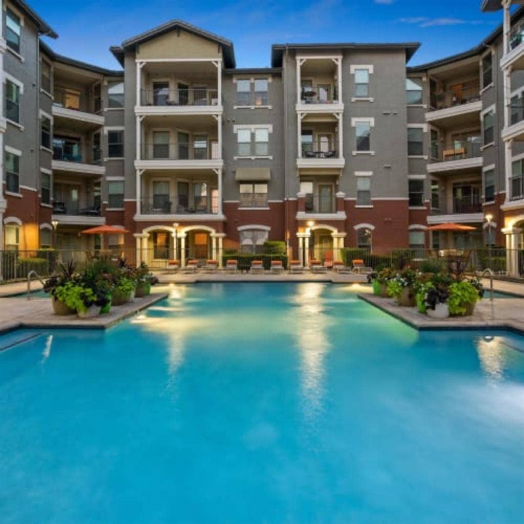 Olympus Las colinas