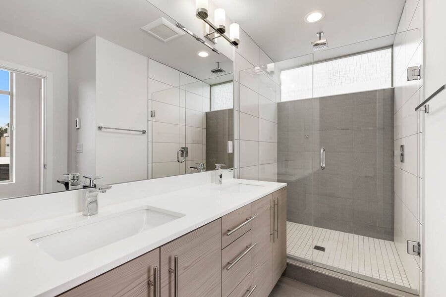 ISO Roommate for Ballard Townhouse!