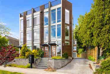 ISO Roommate for Ballard Townhouse!