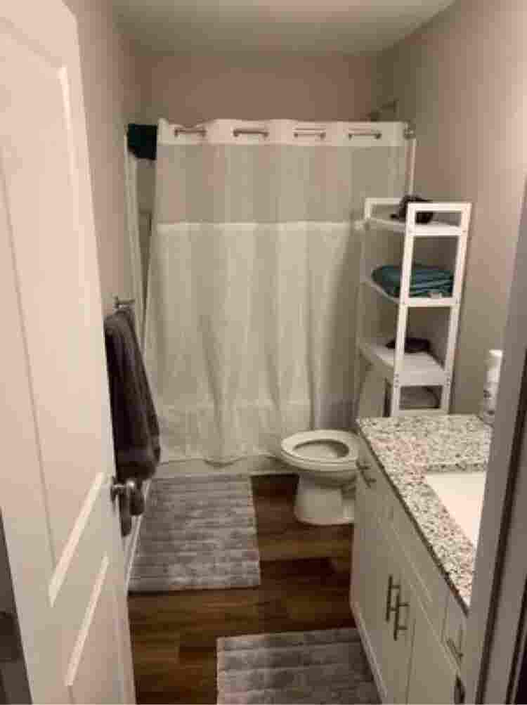 Female tenants looking for another