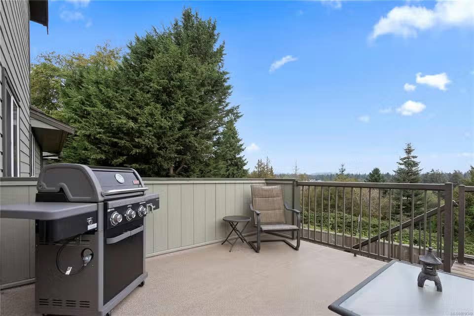 Room for rent in Colwood