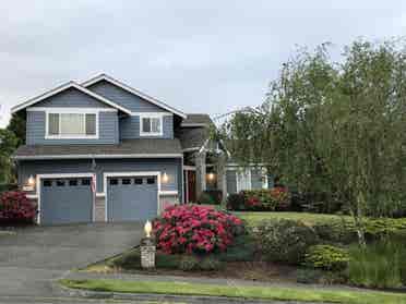 Beautiful home - Room Available